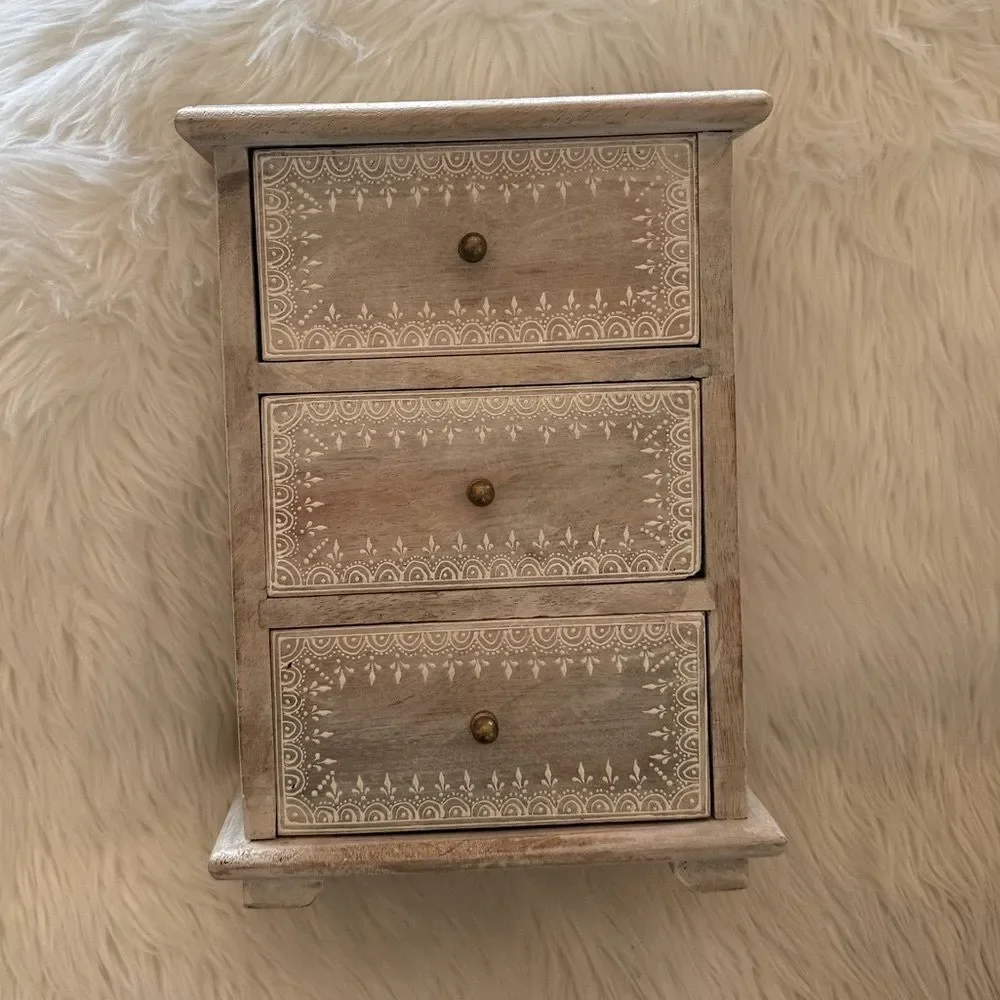 Neutral bohemian jewelry box